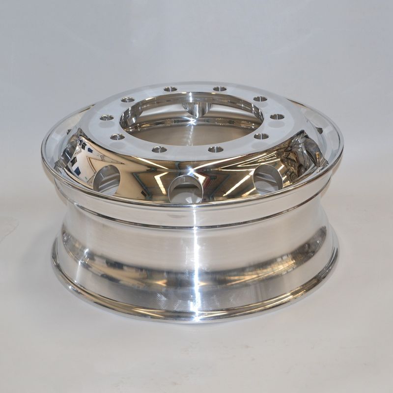 22.5x9 PCD 335mm gesmeed aluminium vrachtwagenwielen ET152 26,7 kg voor langeafstandstransport